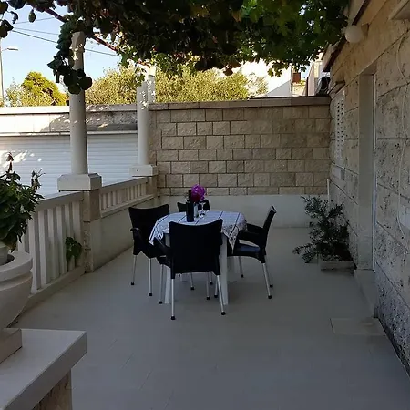Apartments Toncic Lumbarda Exterior photo